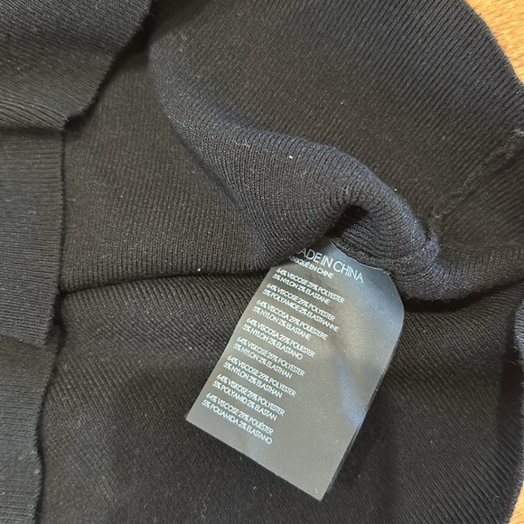 Women’s Club Monaco off shoulder top, Size XS/TP, Black - Picture 4 of 4